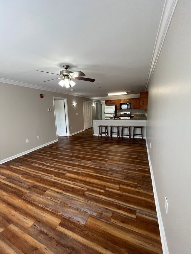Building Photo - 3-bedroom, 2-bath Condo near ETSU, $1900 p...