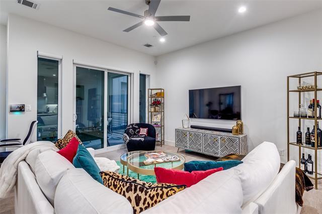 Building Photo - 5703 Lindell Ave