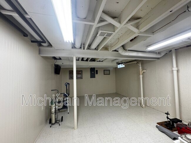Building Photo - 42098 Banbury Rd