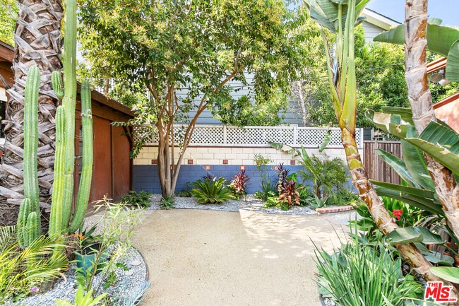 Building Photo - 4171 Kraft Ave