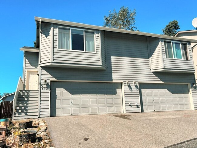 Building Photo - Spacious and Bright Eagle River Home with a Gorgeous View!