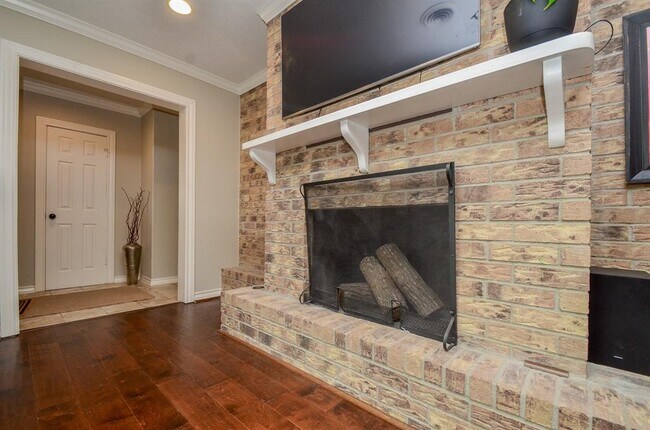 Building Photo - 4315 Fernwood Dr