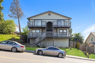 Building Photo - 233 Florida St