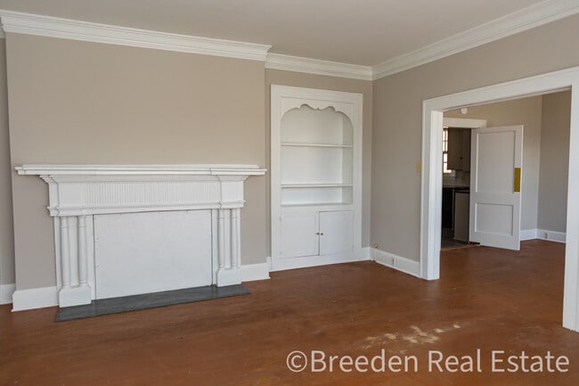 Building Photo - 702 W Union St