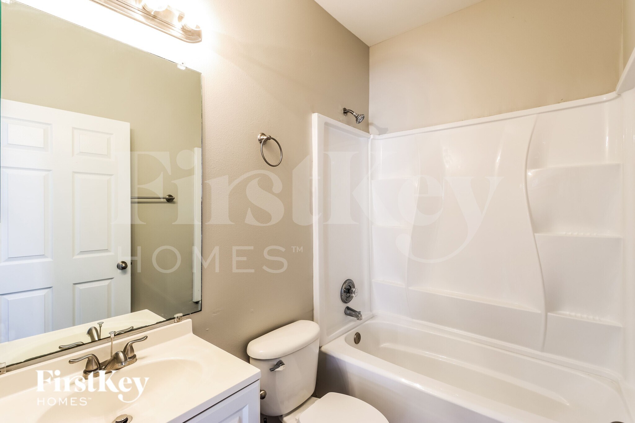 Building Photo - 2242 Mantilla Ave SE