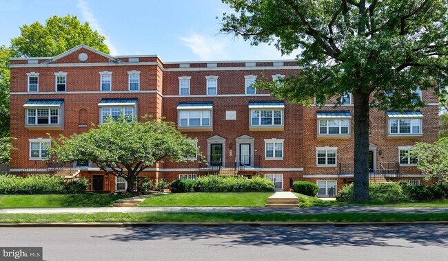 Primary Photo - 3401 38th St NW