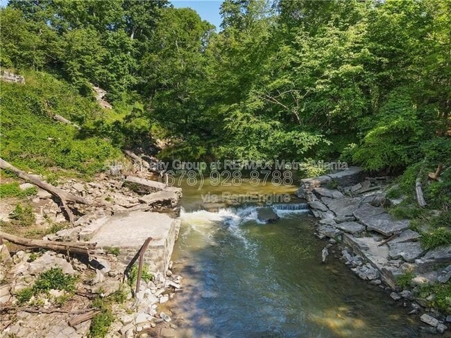 Building Photo - 2675 Rivers Edge Dr NE