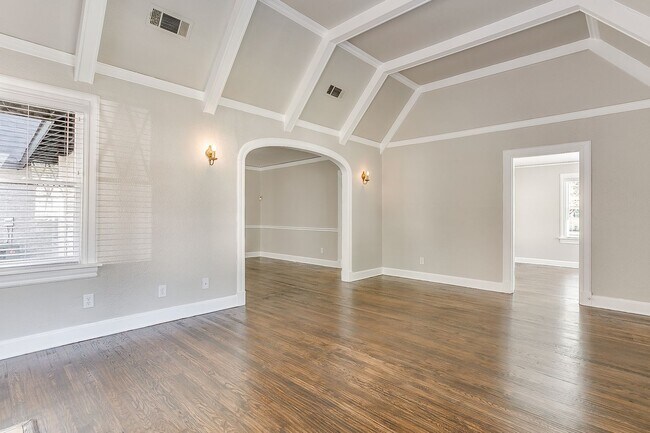 Building Photo - 3257 Greene Ave