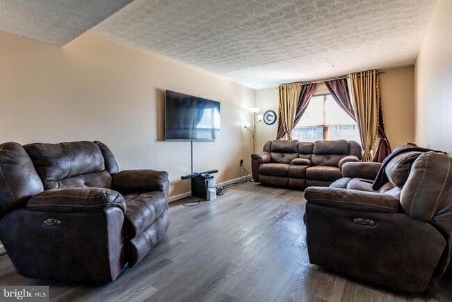 Building Photo - 12212 Birchview Dr