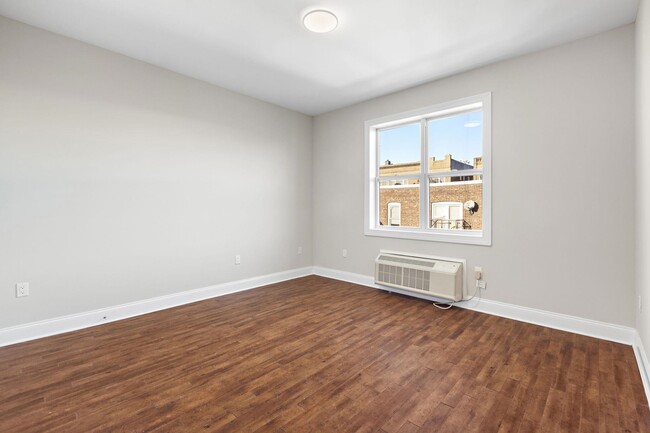 Building Photo - 316-324 51st St