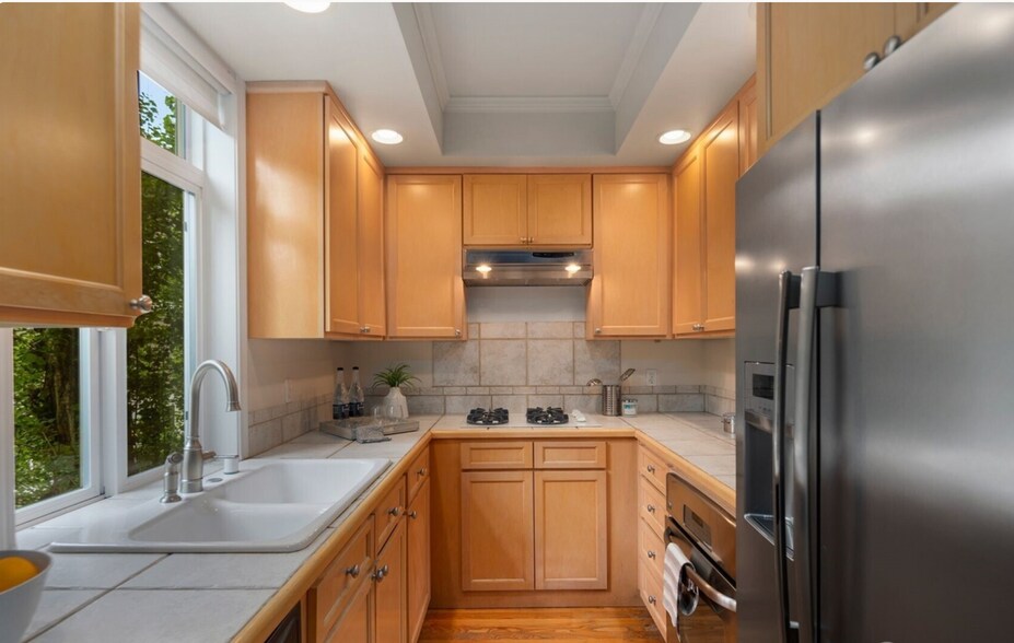 Fully Stocked Kitchen - 4135 Chilberg Ave SW