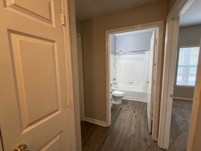 Building Photo - Three Bedroom Updated First Floor Condo at The Legends
