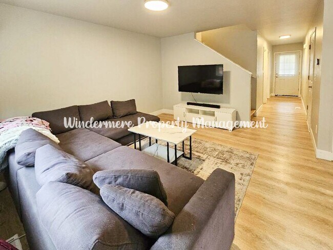 Building Photo - Commuter's Dream in Manchester!