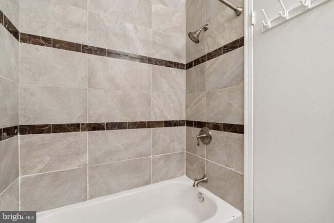 Building Photo - 3881 Persimmon Cir