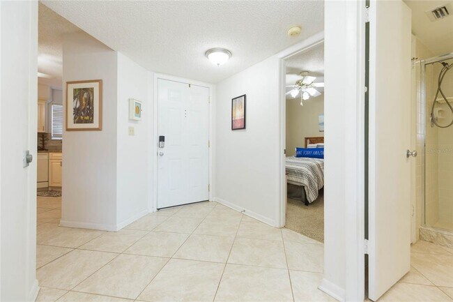 Building Photo - 6080 Bahia Del Mar Cir N