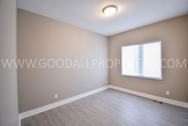 Building Photo - 4 Bedroom 3 Bathroom Ranch with a Finished Basement in Waukee