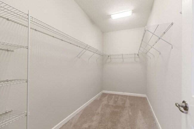 Building Photo - Spacious 4 bed, 3 Bath Terra Bella Home fo...