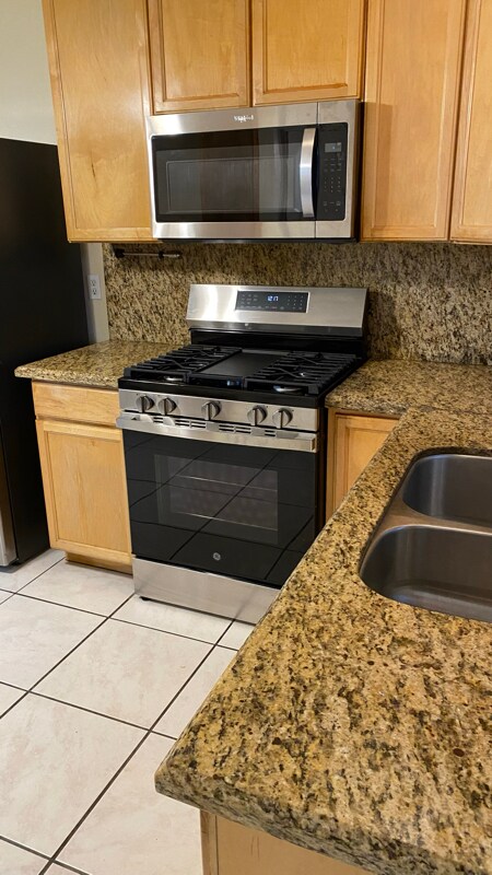 Building Photo - 423 Colorado Ave