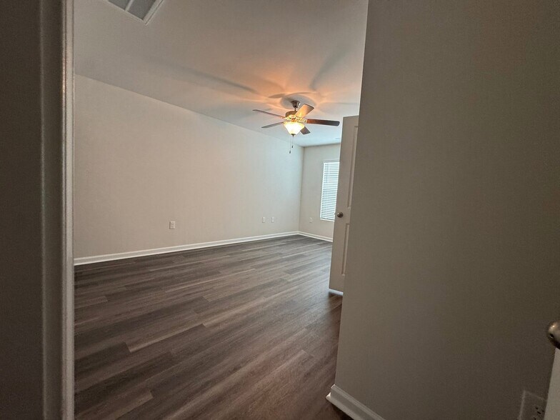 Building Photo - 128 Harvest Gold Dr