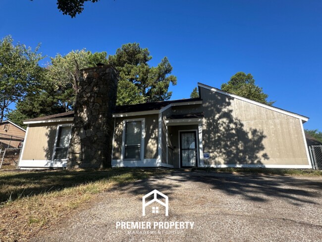 Primary Photo - 1501 Timber Line Cove