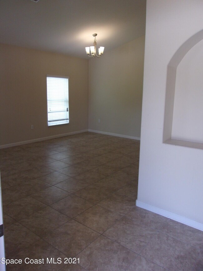 Building Photo - 3935 Harvest Cir