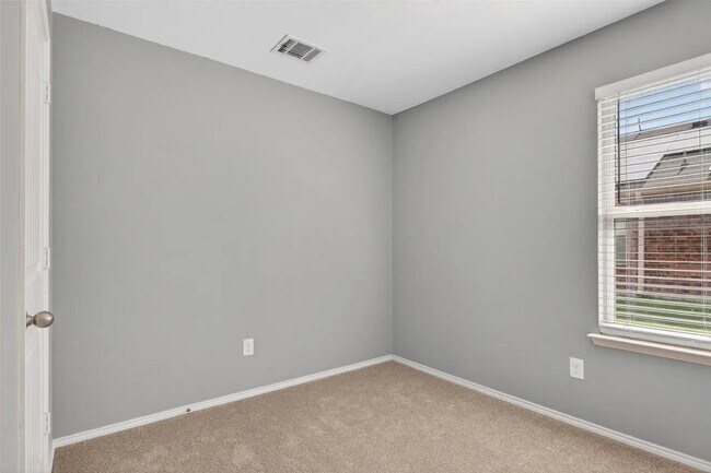 Building Photo - 416 Azalea Dr
