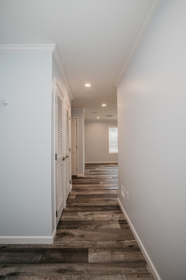 Building Photo - Inviting 3 bed, 2 bath Mount Pleasant rental