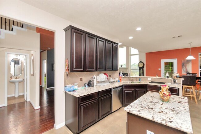 Building Photo - 6915 Moreleigh Branch Dr