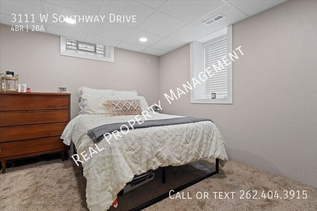 Building Photo - 3111 W Southway Dr