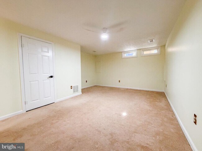 Building Photo - 12821 Mill Brook Ct