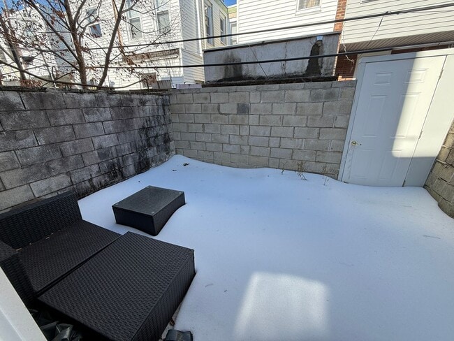 Building Photo - 1721 Mifflin St