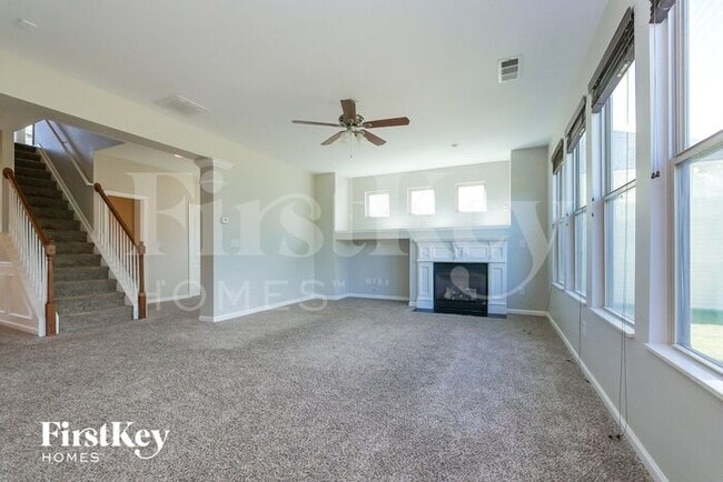 Building Photo - 4366 Rainer Dr