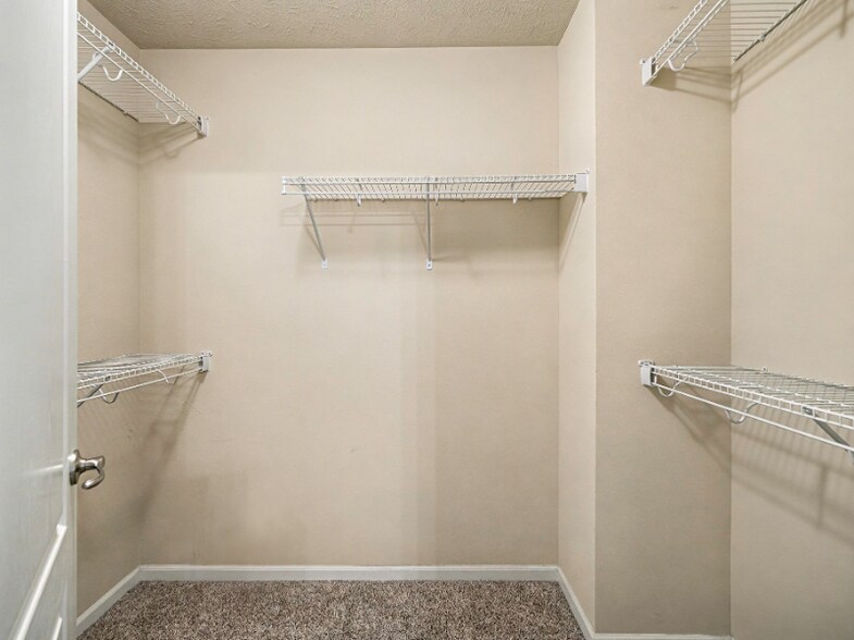 Building Photo - 16431 Cary St