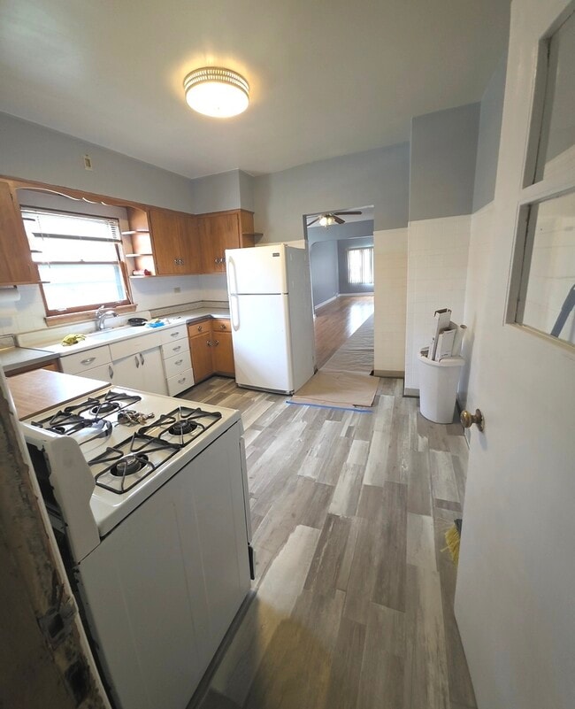 Building Photo - 1218 N 18th Ave