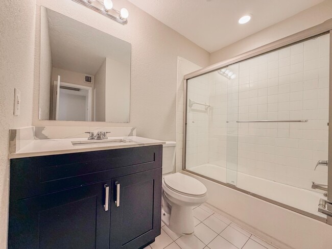 Building Photo - 1913 N Congress Ave