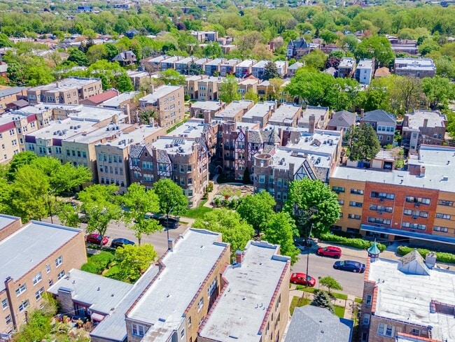 Building Photo - 5717 N Kimball Ave