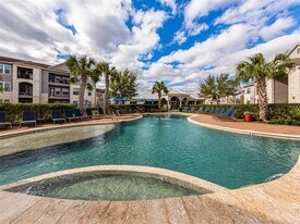 Building Photo - Marquis Grand Lakes