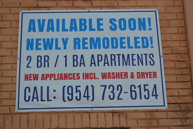 Building Photo - 940 NW 8th Ave