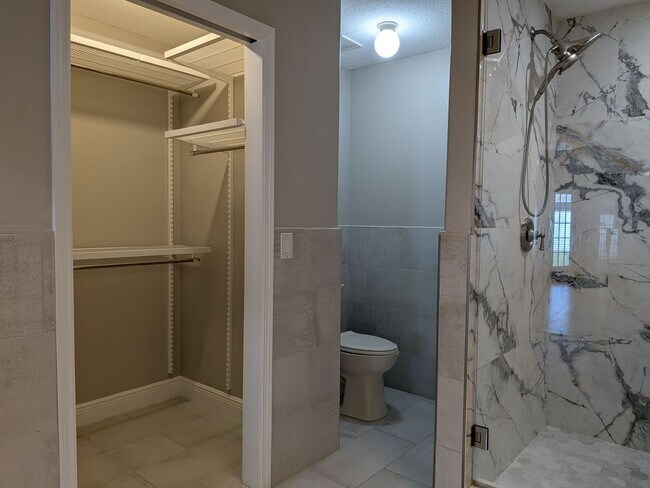 Building Photo - 5/3 Single Family Home at East Lake Cove i...