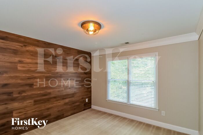 Building Photo - 605 Homestead Dr