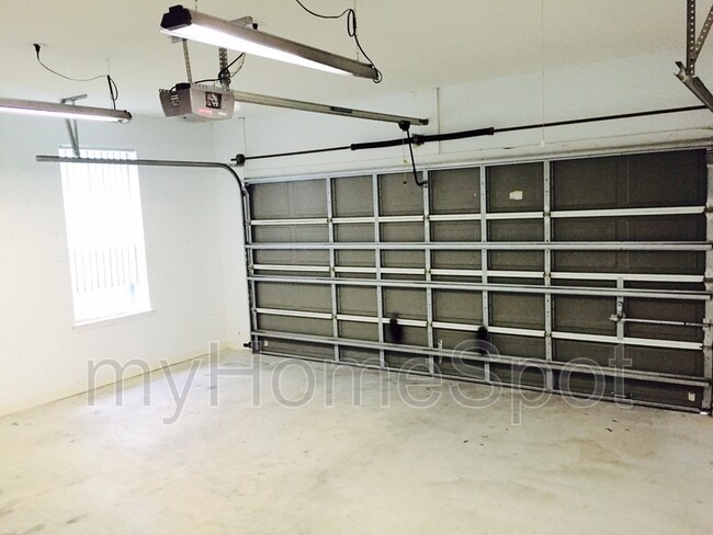 Building Photo - 6805 Cedar Lake Dr