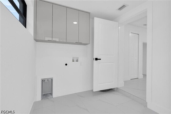 Building Photo - 356 New York Dr