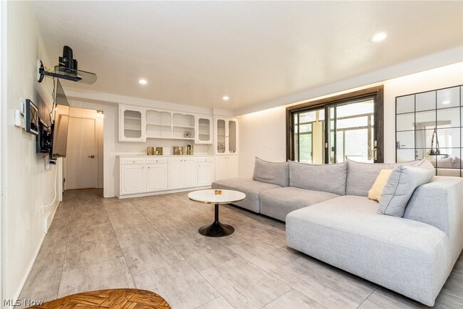 Building Photo - 25150 Cardington Dr