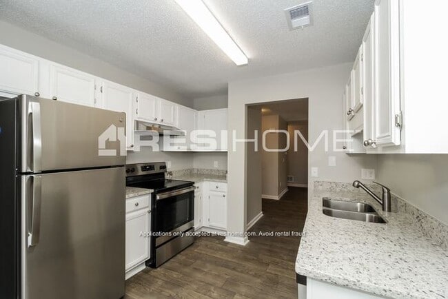 Building Photo - 3501 Baroney Ln SW