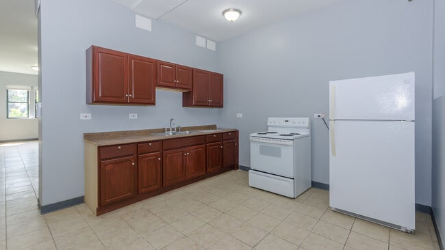 Building Photo - 2211 E 69th St