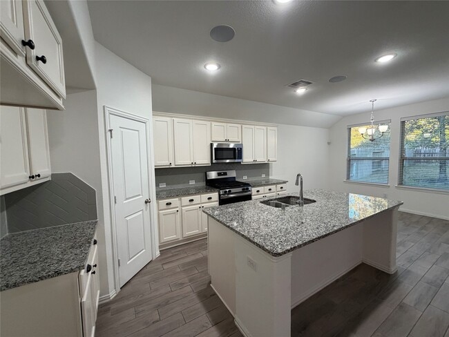 Building Photo - 210 Emory Birch