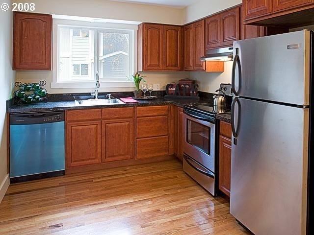 Kitchen - Terri Court Apartments