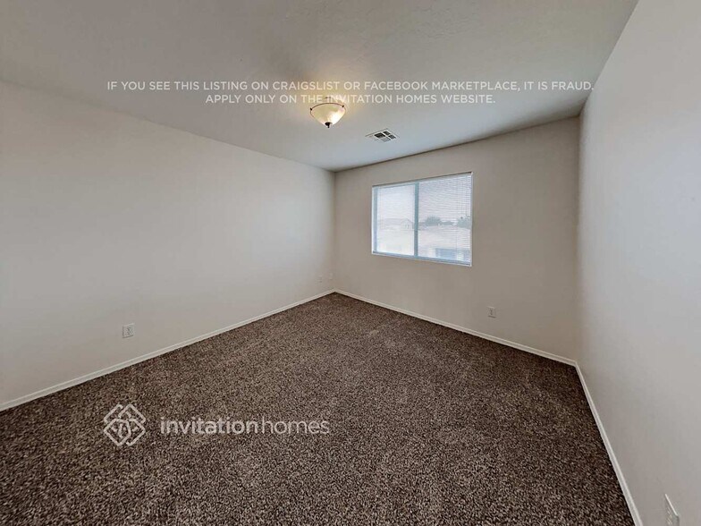 Building Photo - 3722 E Meadowview Dr