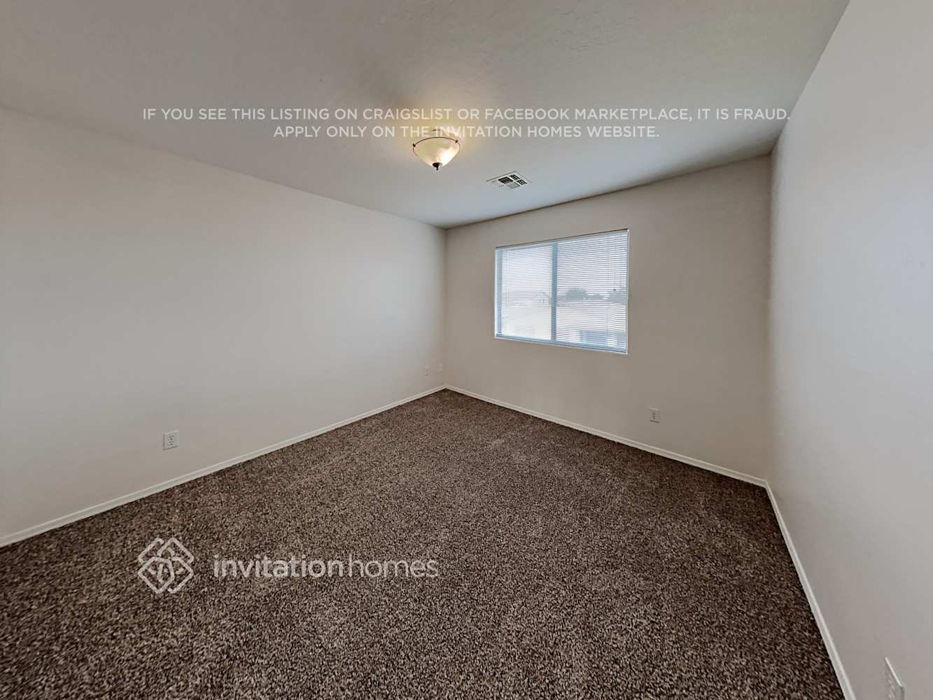 Building Photo - 3722 E Meadowview Dr