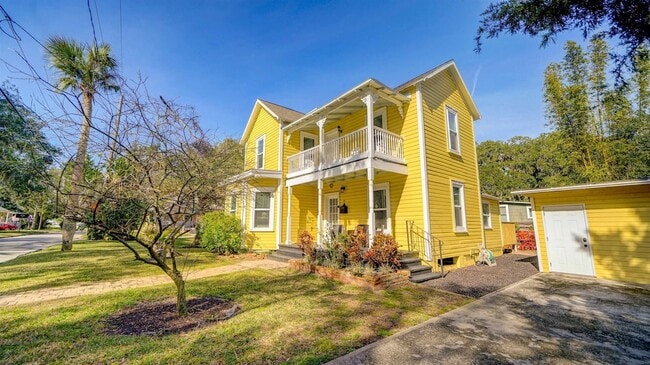 Building Photo - 14 Sanchez Ave